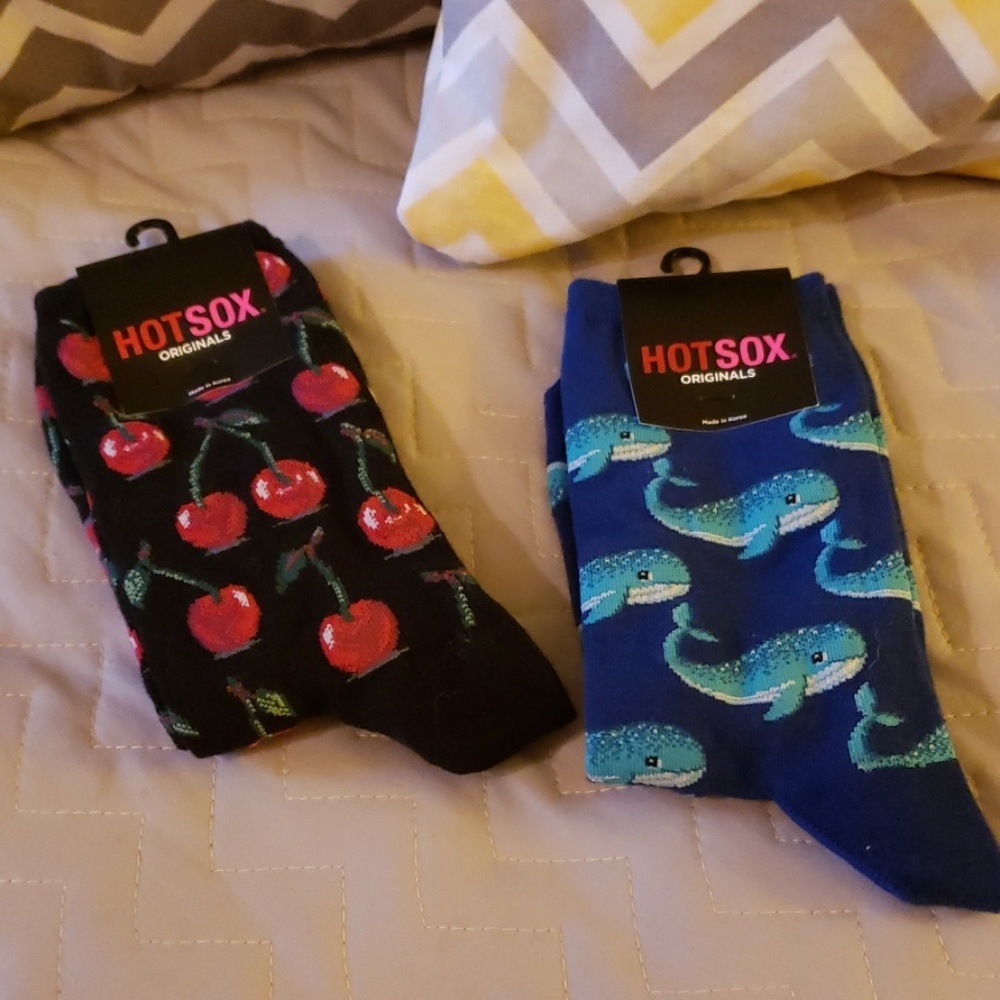HOTSOX 2 Pairs  Fits Shoe Size 4-10 1/2